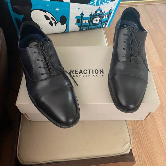 Navy Dress Shoes- 9.5 Kenneth Cole - Picture 1 of 6